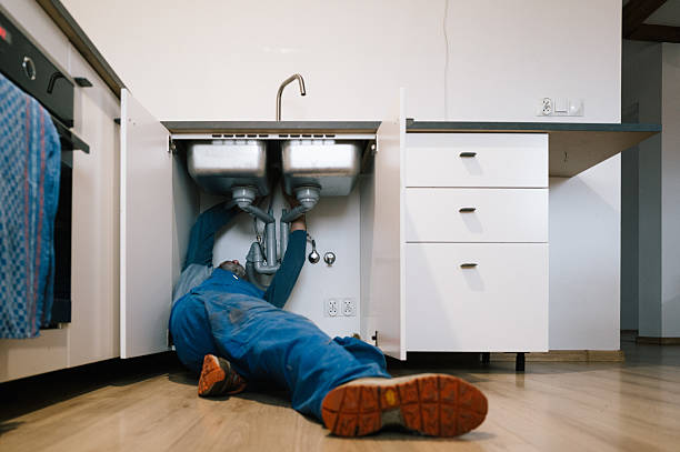 Professional Emergency Plumber technician working in Limestone, IL